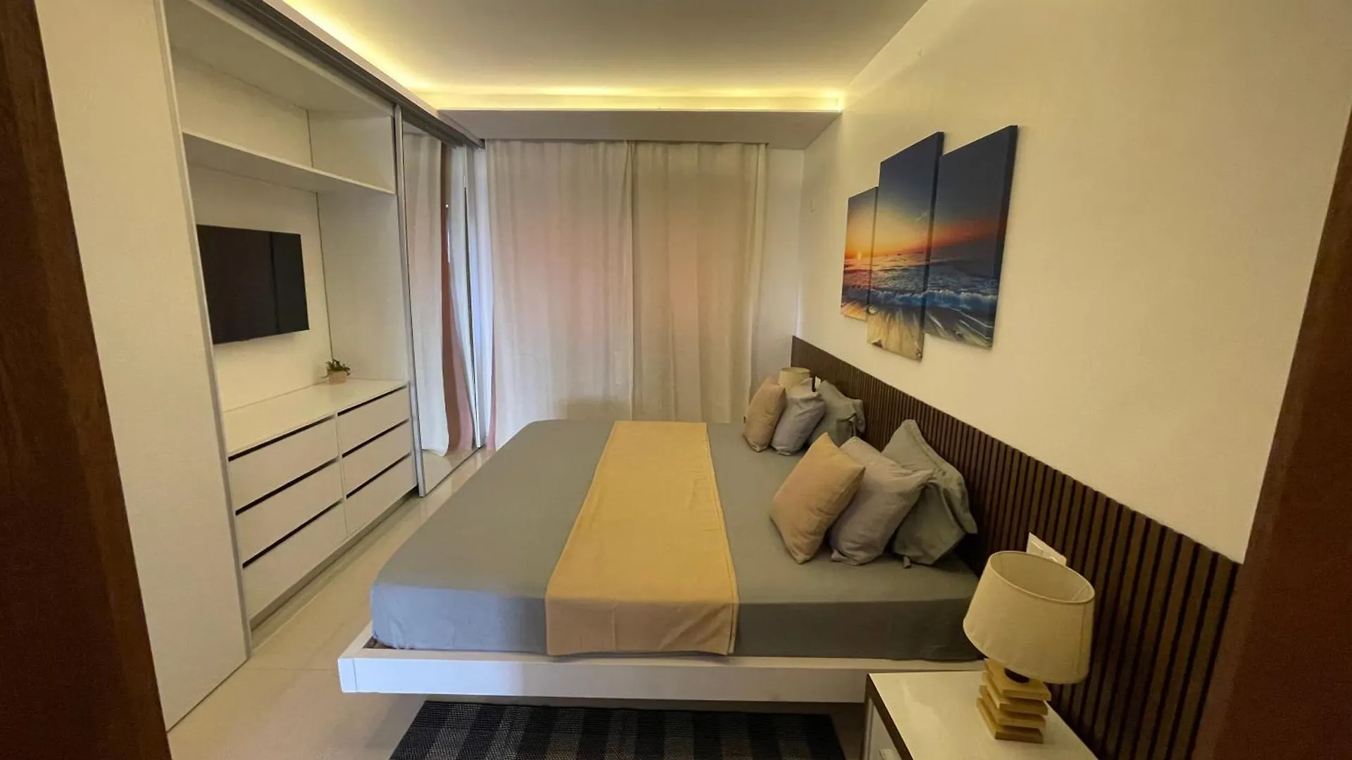 Chez Lena, Appartement Confortable 3 Chambres Praia
